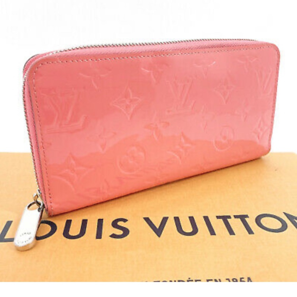 Louis Vuitton women’s wallet